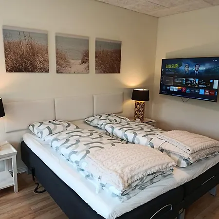 Daire House On Vellingtoft In - *