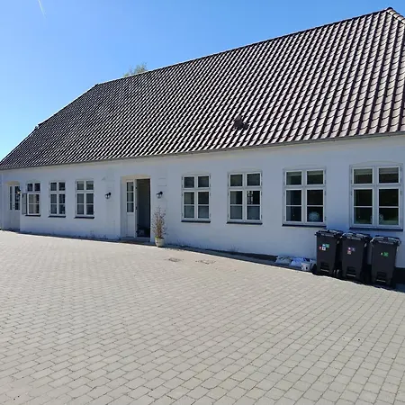 House On Vellingtoft In - *